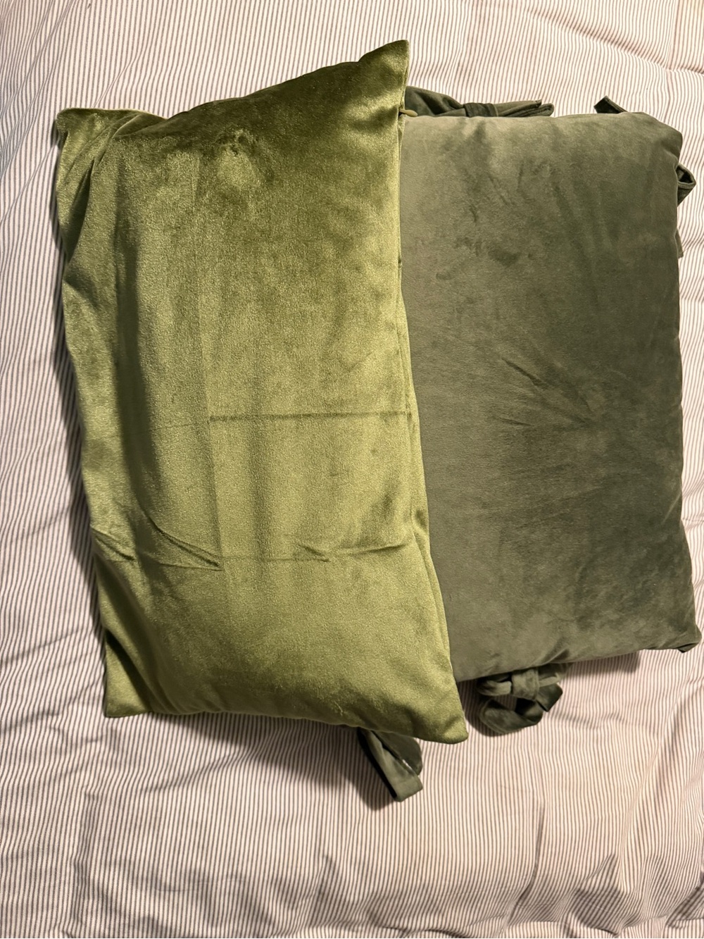 Olive Green Velvet throw pillows Pair - Soft Home Bedding